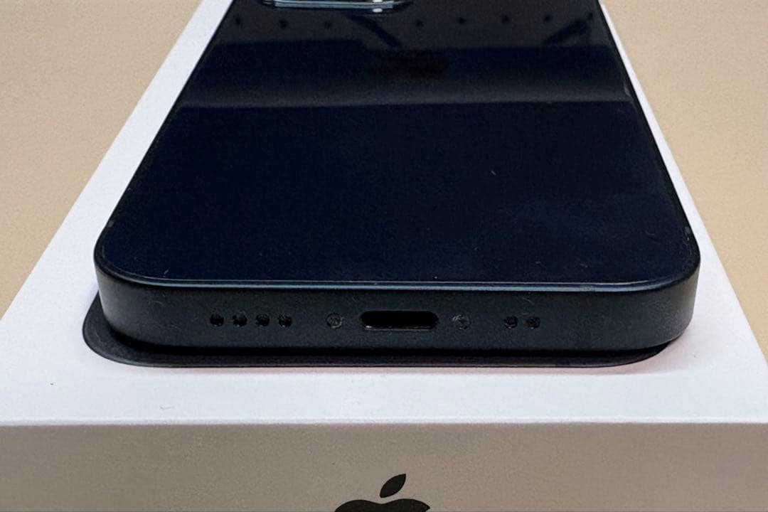 M*e様 【シャッター音なし】iPhone13mini 香港版 A2628