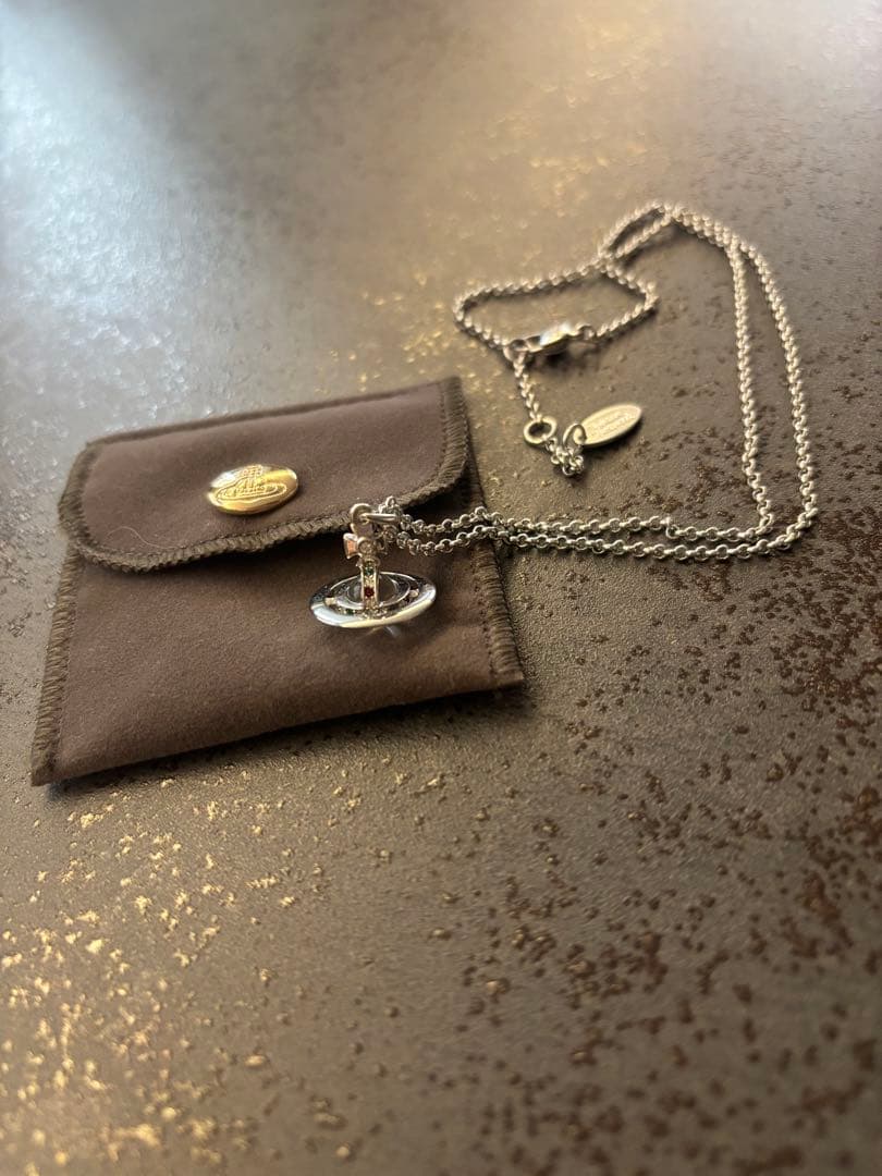 ヴィヴィアンウエストウッド　オーブネックレス