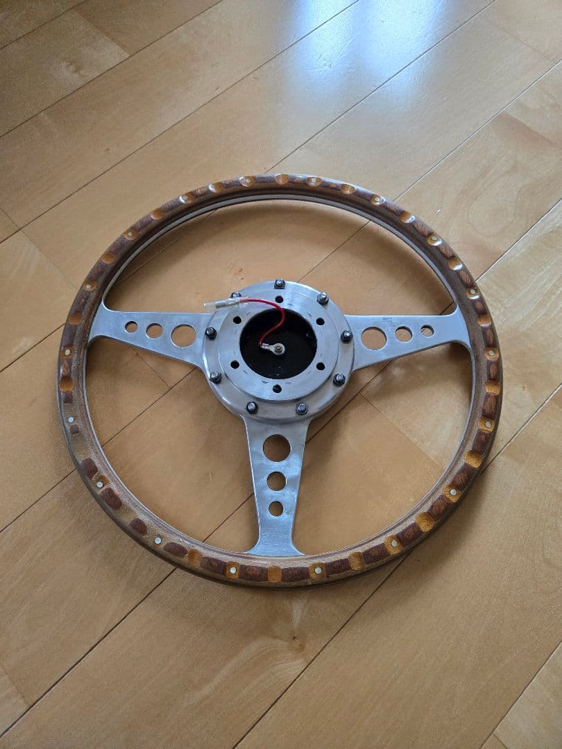 モトリタ　ステアリングホイール