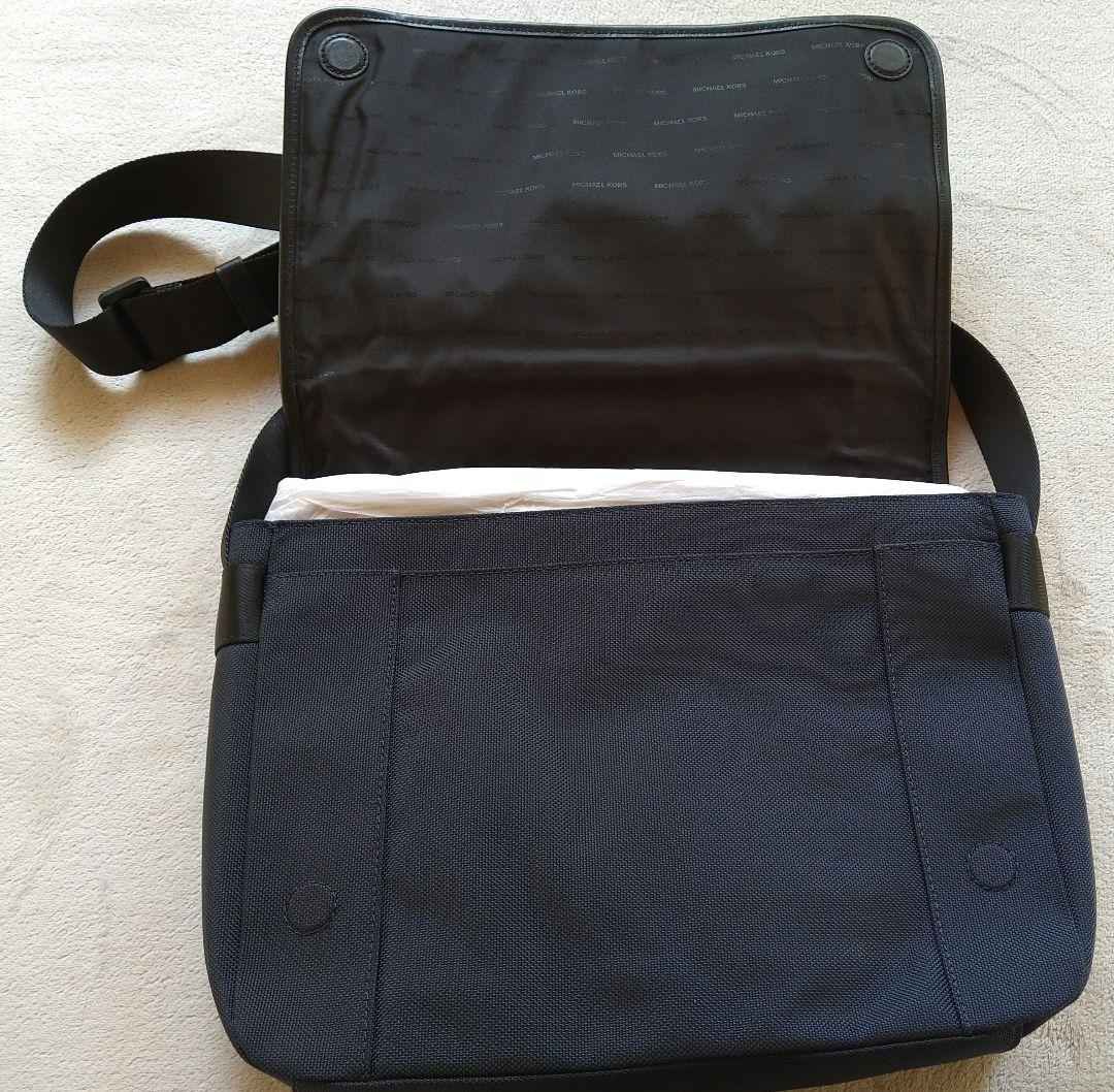 p*n様 MICHAEL KORS ネイビー ショルダーバッグ　新品未使用　メッ