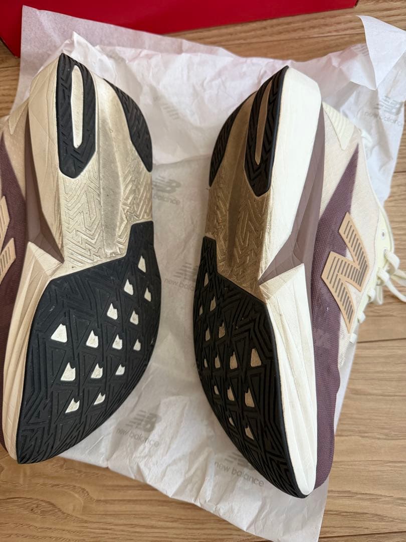 ま*ぎ様 ニューバランス　レベルFuelCell Rebel v5 27.5