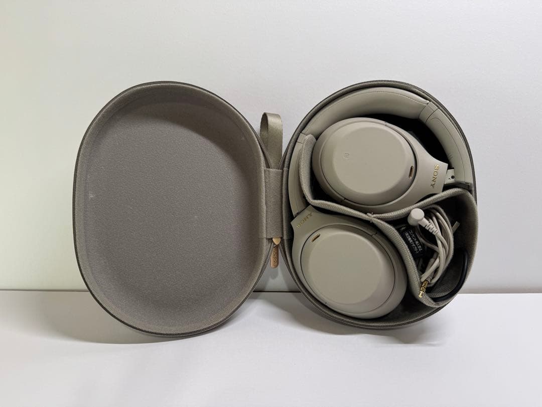 【美品】SONY WH-1000XM4 （プラチナシルバー ）