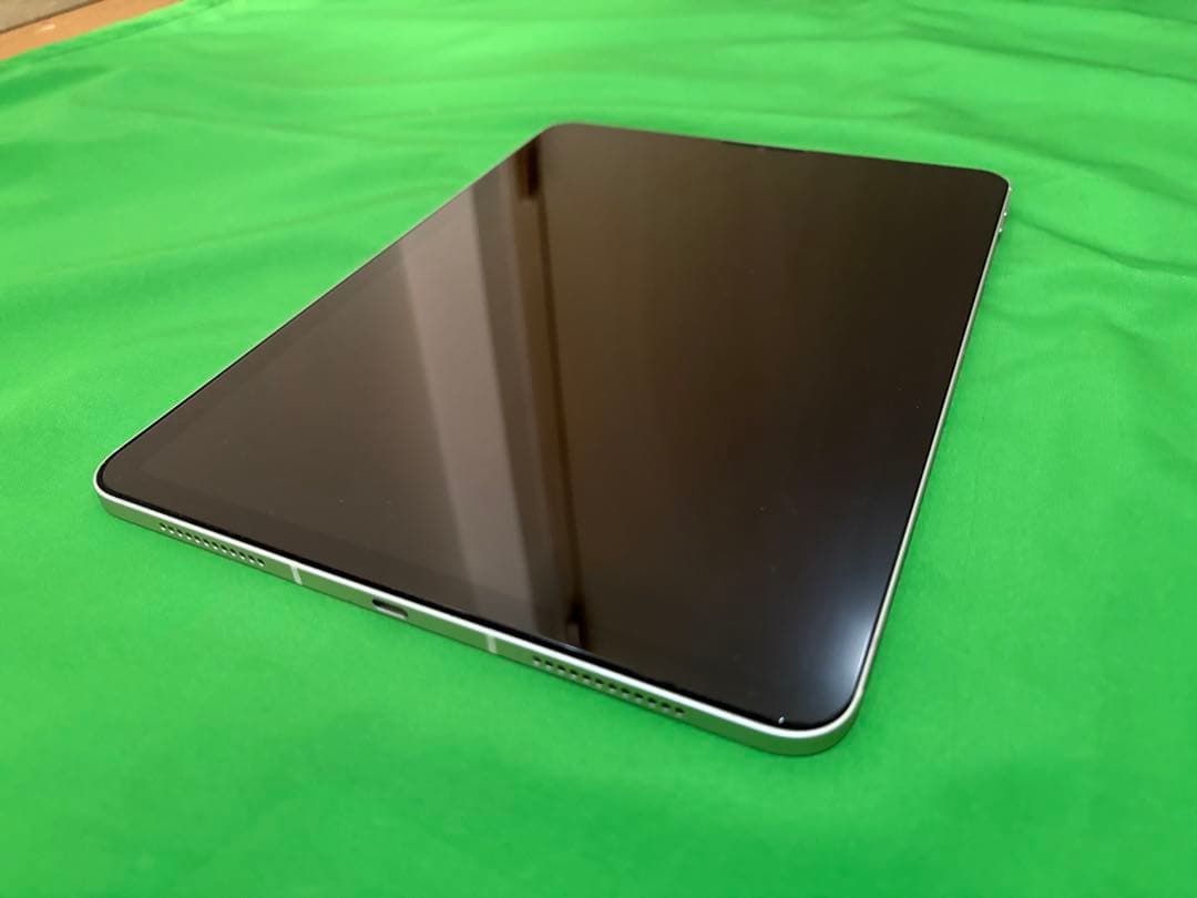 iPad Air（第五世代）Wi-Fi+Cellular 64GB ケース付