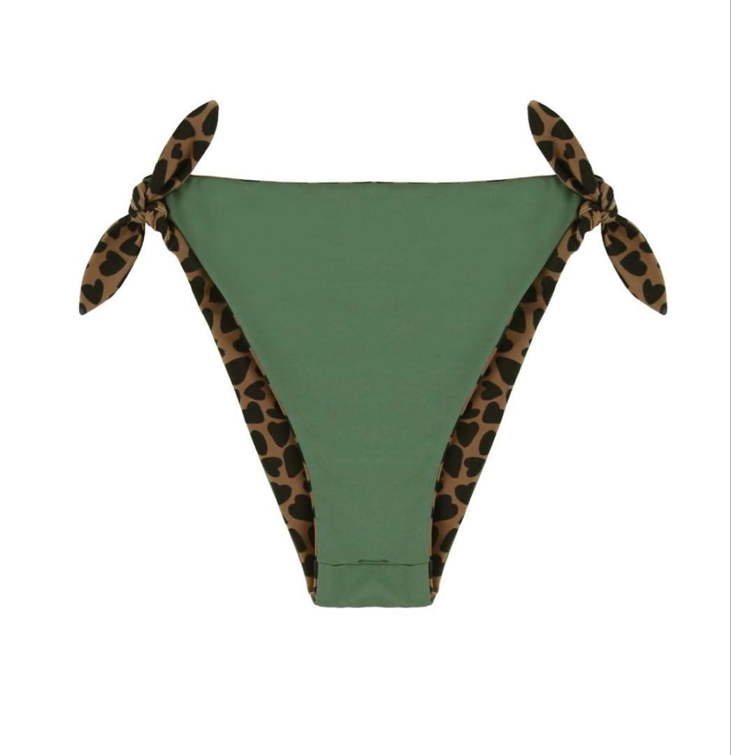 alexiastam Shelby Loveactually シェルビー ビキニ