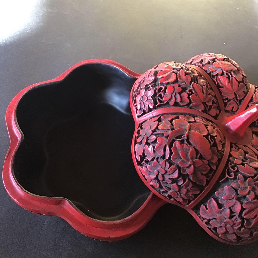 ￼堆朱　南瓜形　蓋物