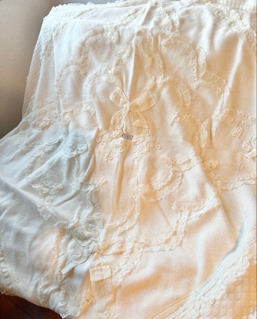 ✨さえら ヒスクローネ 綿毛布 Wダブル 上品レース 花モチーフ✨