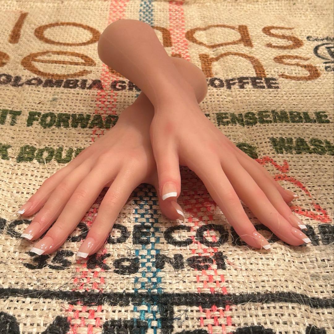 ❣️シリコン製★ハンドマネキン★ハンドトルソー★3D手模型★女性の手★ネイル付き