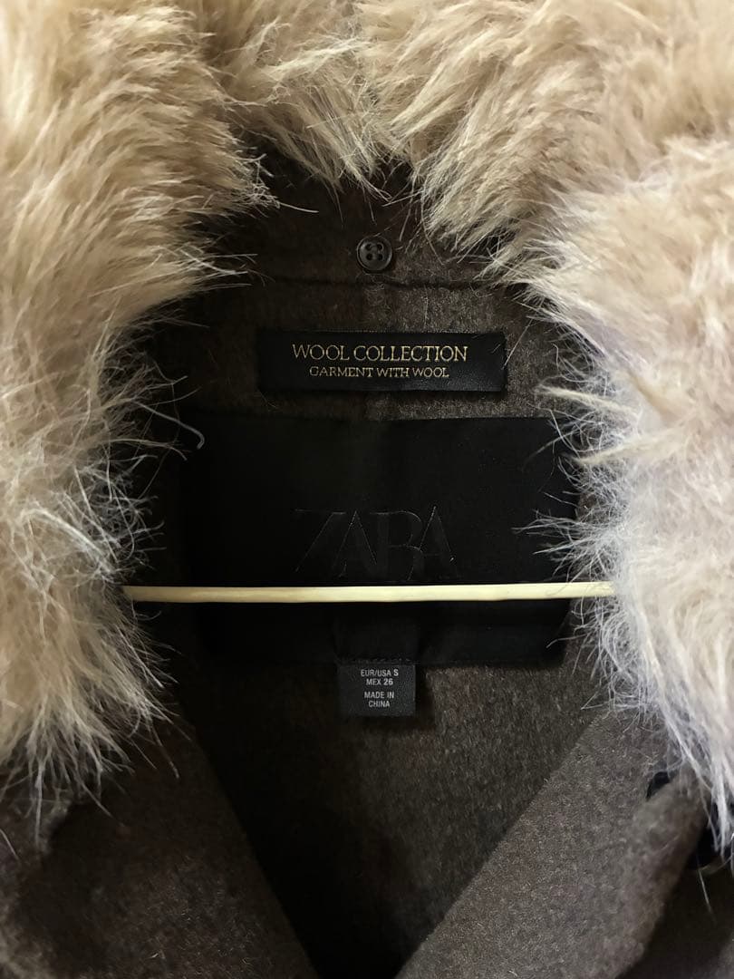 ZARA WOMAN コレクション フェイクファー襟付きウールコート
