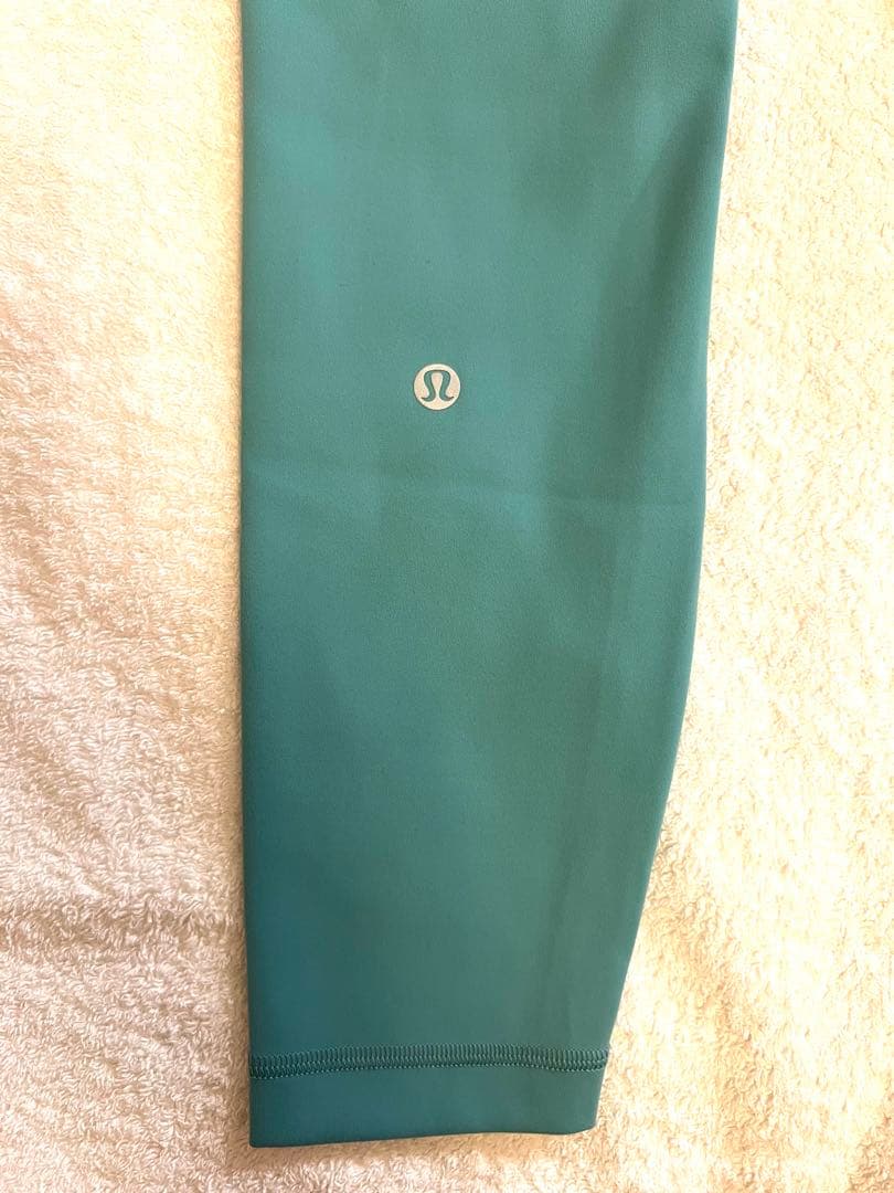 ルルレモン　アラインハイライズレギンス　サイズ4 25インチ　グリーン系