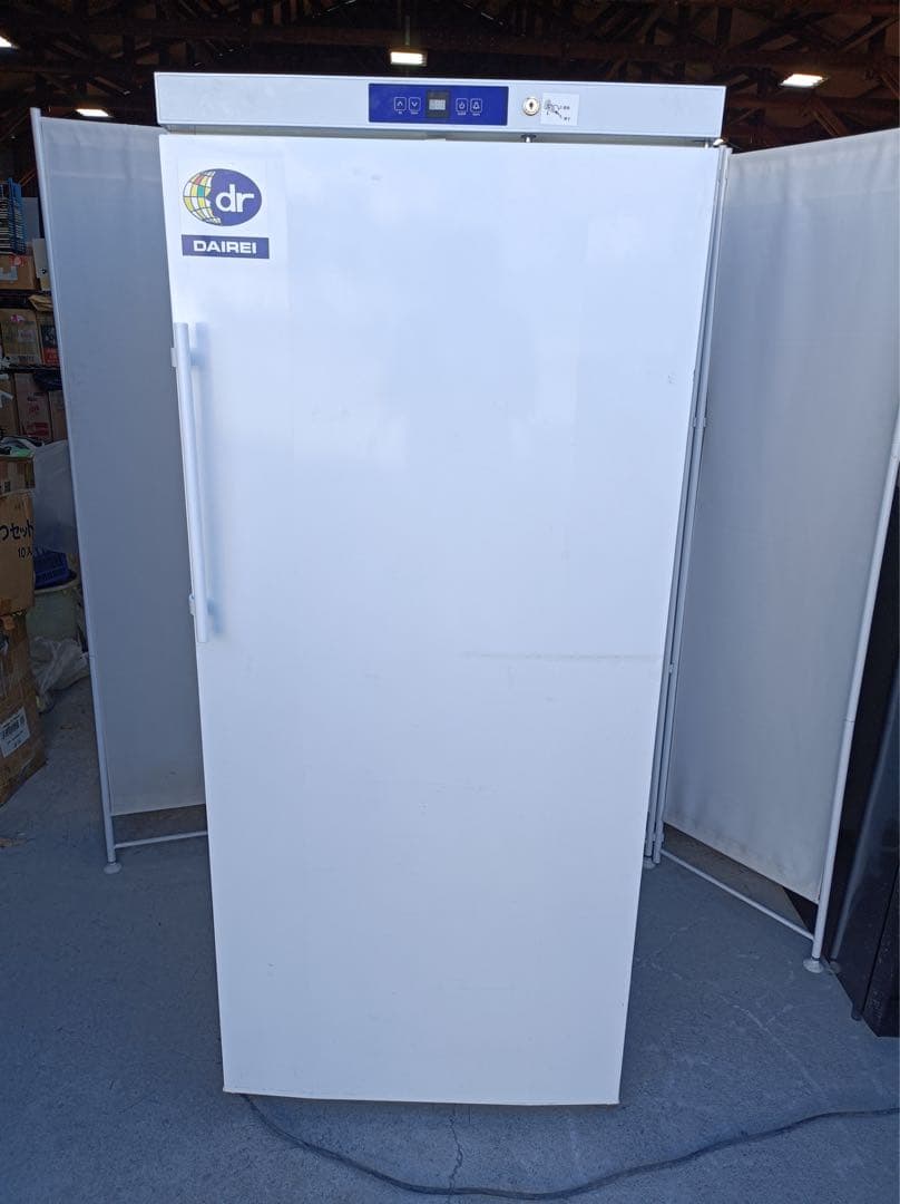 八6757【配送設置料金込み】DAIREI 冷凍庫 472L SD-521
