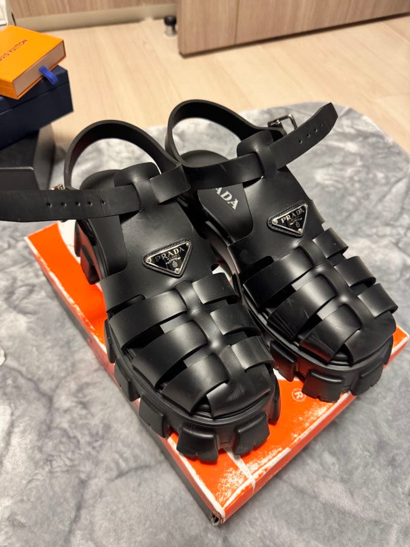 プラダ　PRADA モノリス　ラバーサンダル