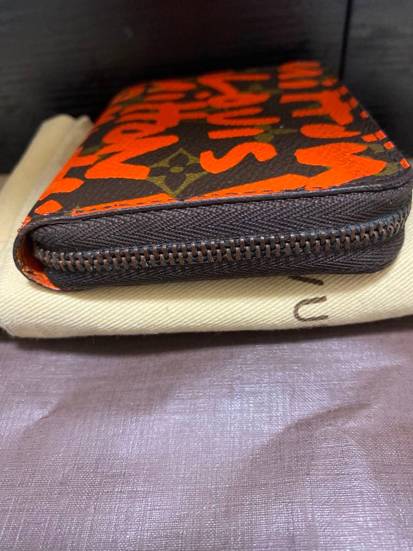 LOUIS VUITTON グラフィティケース