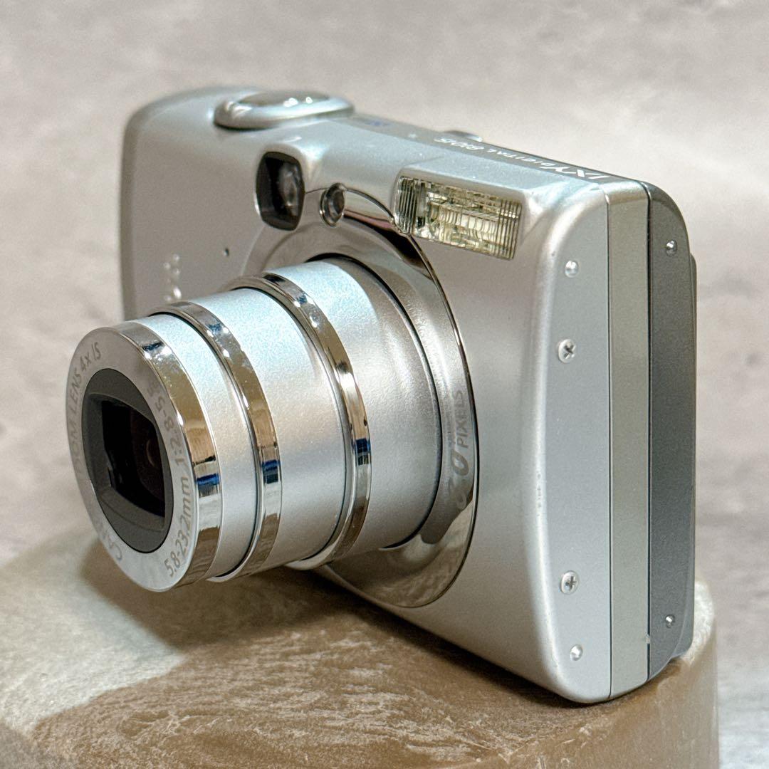 【美品】Canon IXY DIGITAL 810 IS シルバー 付属品あり