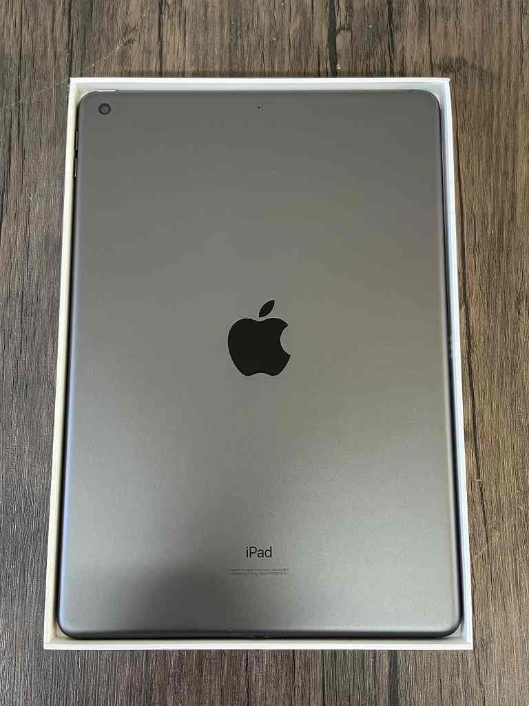 ④【美品】iPad Apple 第9世代　Wi-Fiモデル　64GB