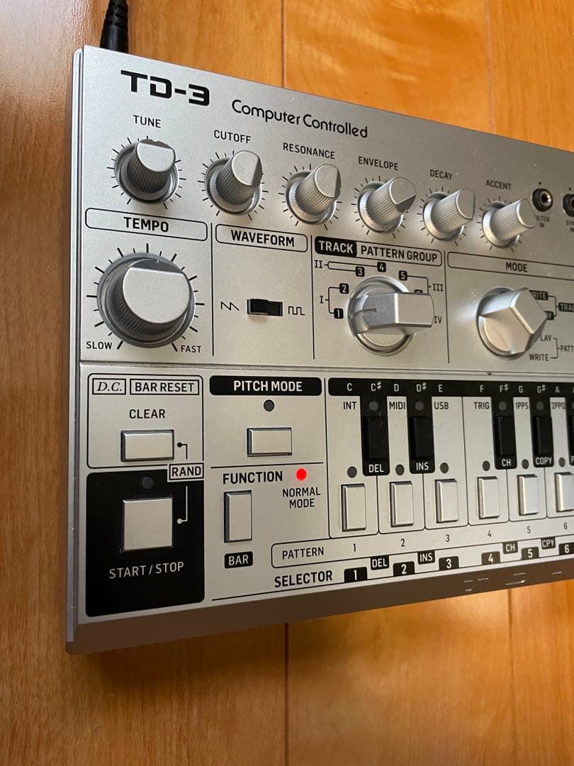 BEHRINGER TD-3-SR ベリンガー