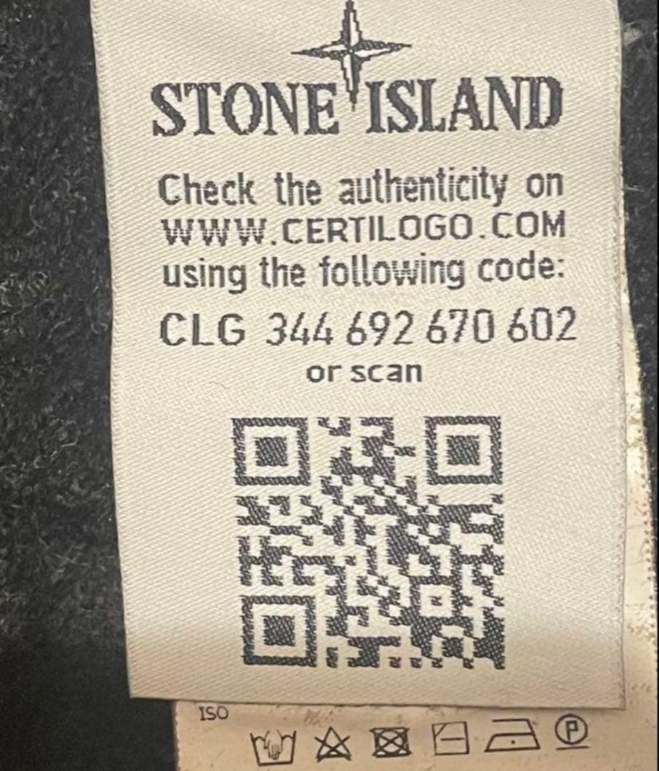 STONE  ブラッククルーネックセーター