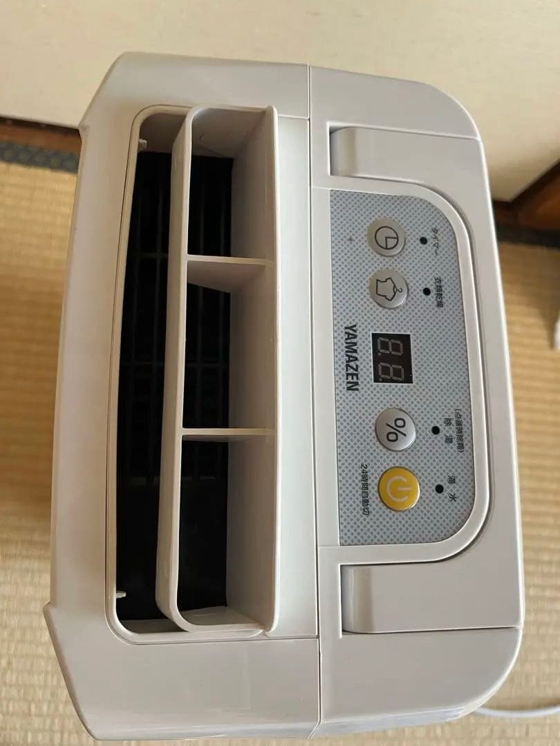 山善　除湿機 YDC-C60（W） 中古