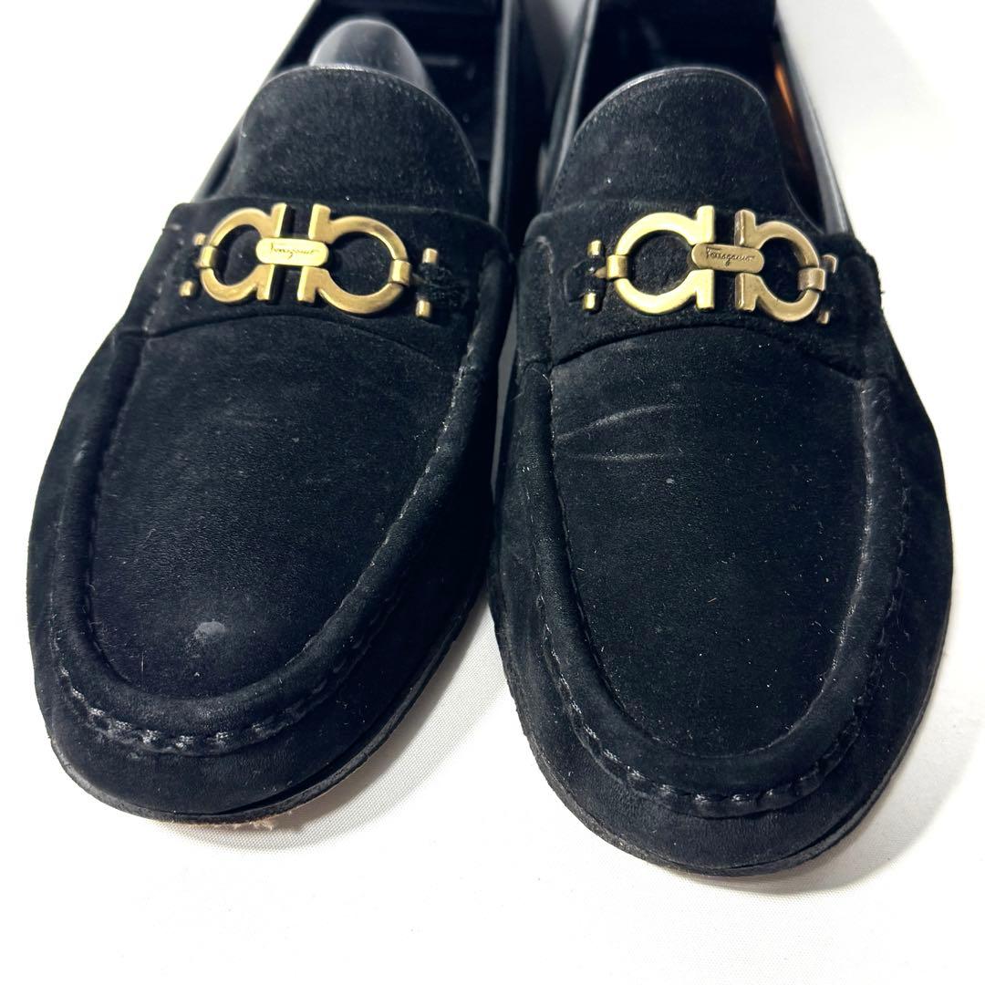 サルヴァトーレフェラガモ ガンチーニ金具 スエード ローファー 黒 9EE 革靴