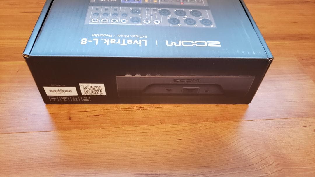 ZOOM LiveTrak L-8 ミキサー