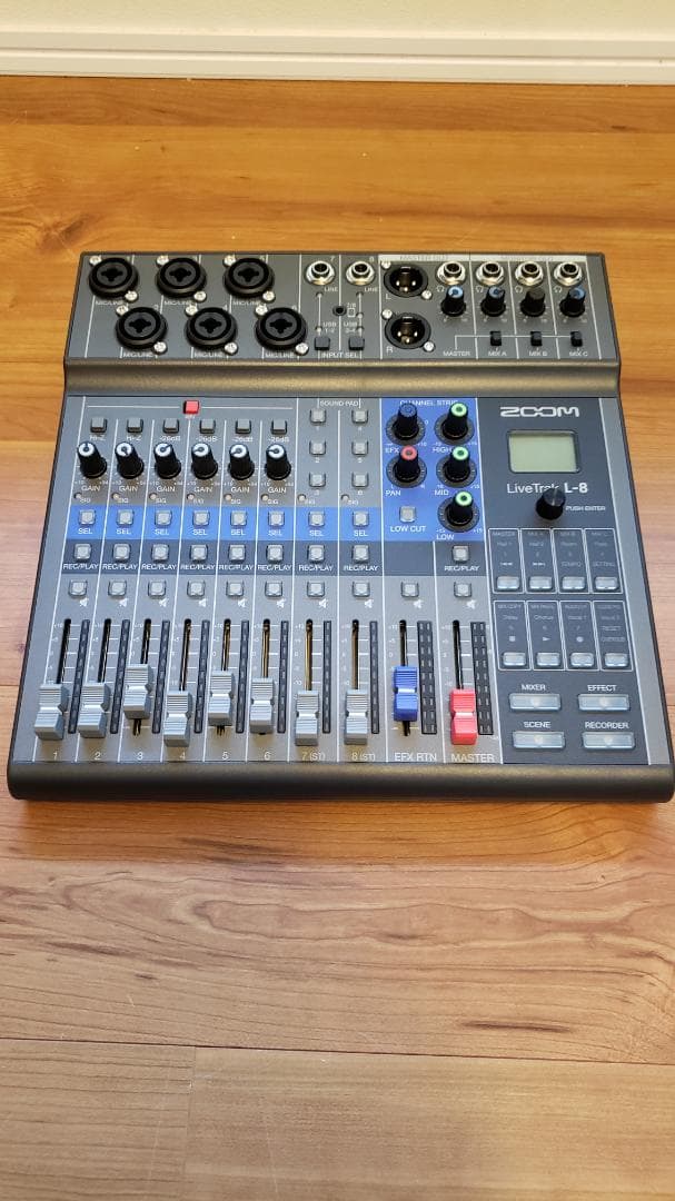 ZOOM LiveTrak L-8 ミキサー