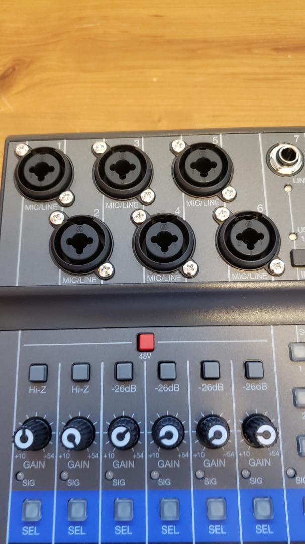 ZOOM LiveTrak L-8 ミキサー