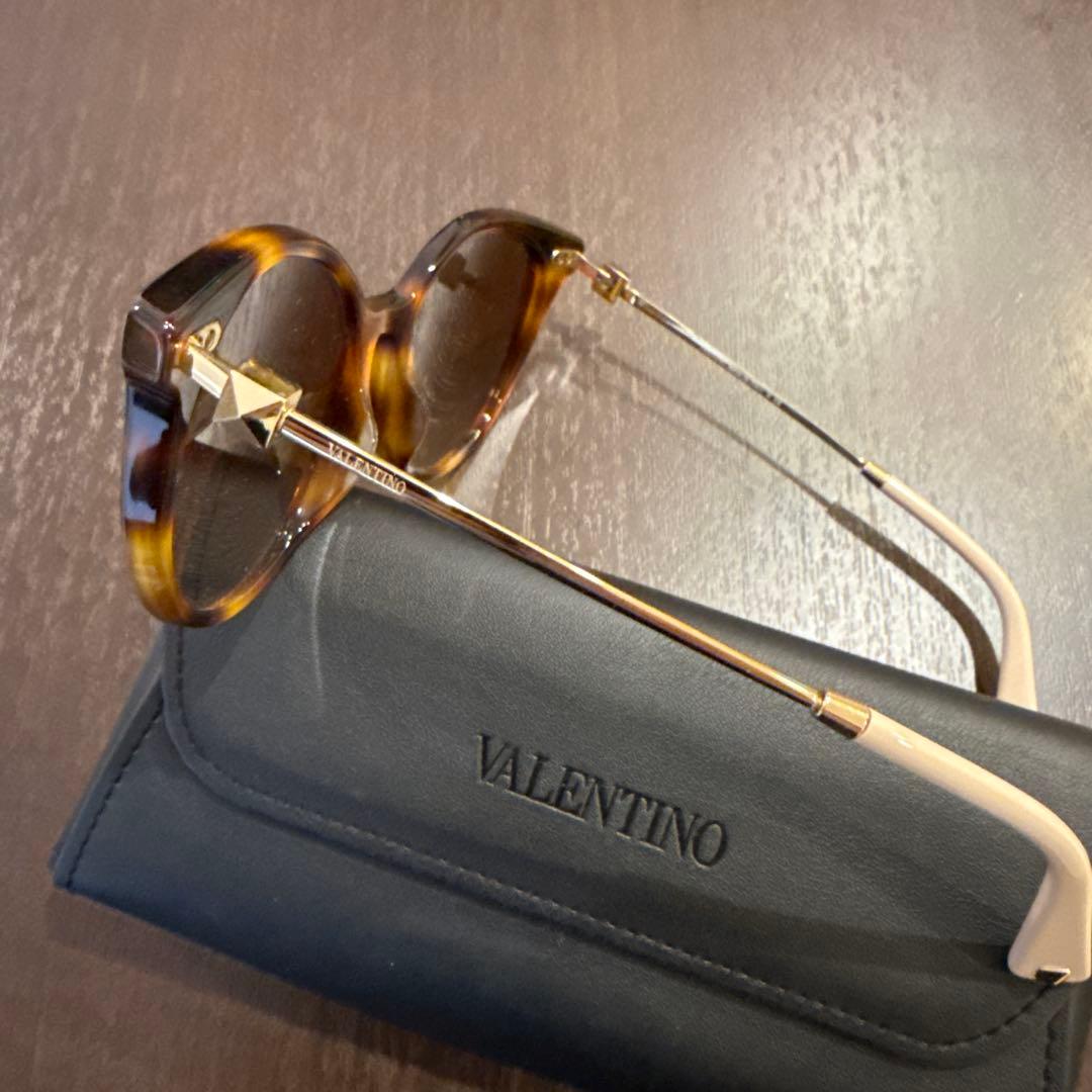VALENTINO ヴェレンティノ　レディースサングラス