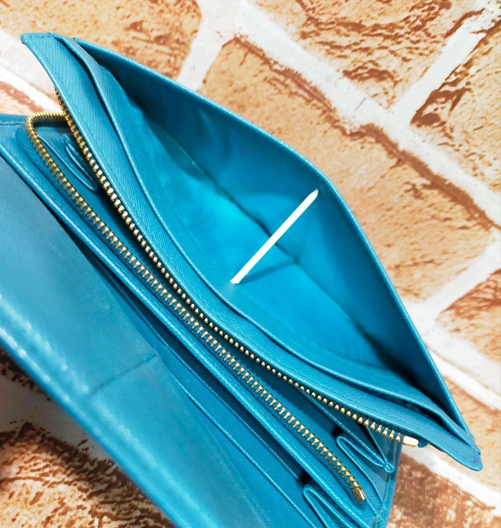 PRADA ターコイズ 長財布