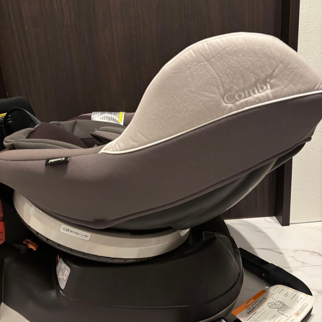 combi ネセルターン　クルムーヴ　新生児　回転式　チャイルドシート