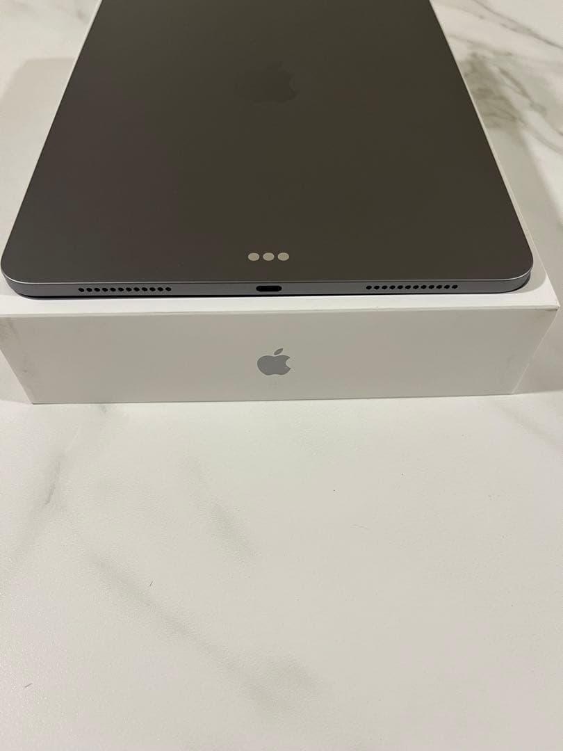 「極美品」11インチiPad Air(M3) Wi-Fi、箱、充電器、ケース付き