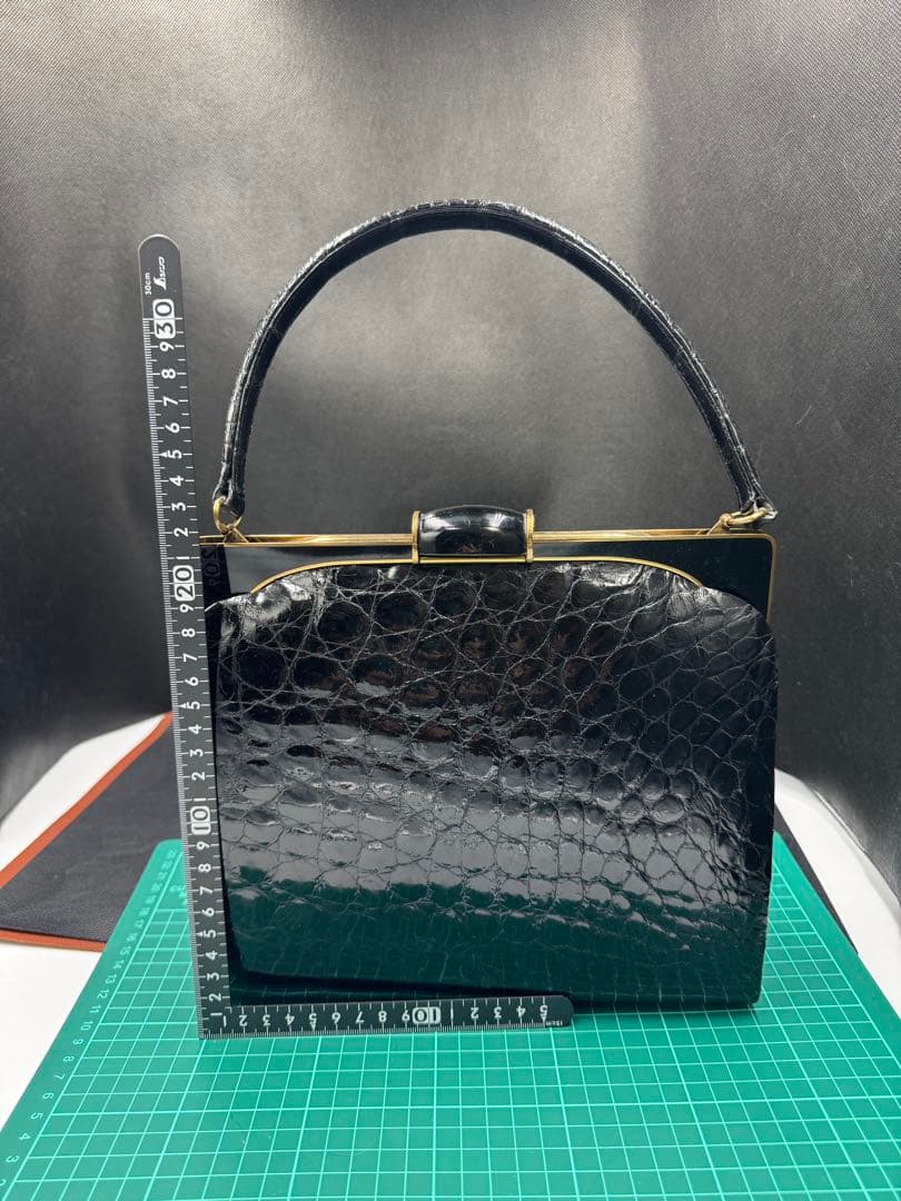 週末セール‼️フランス　アンティーク　総クロコダイル黒色バック。長期保存、現状