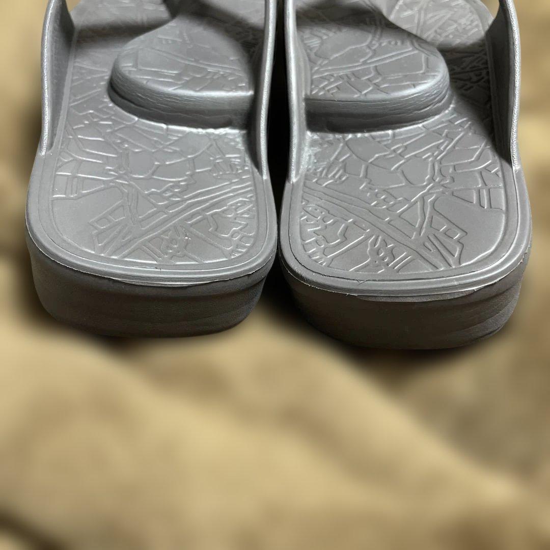 ラクバキ　イージーサンダル