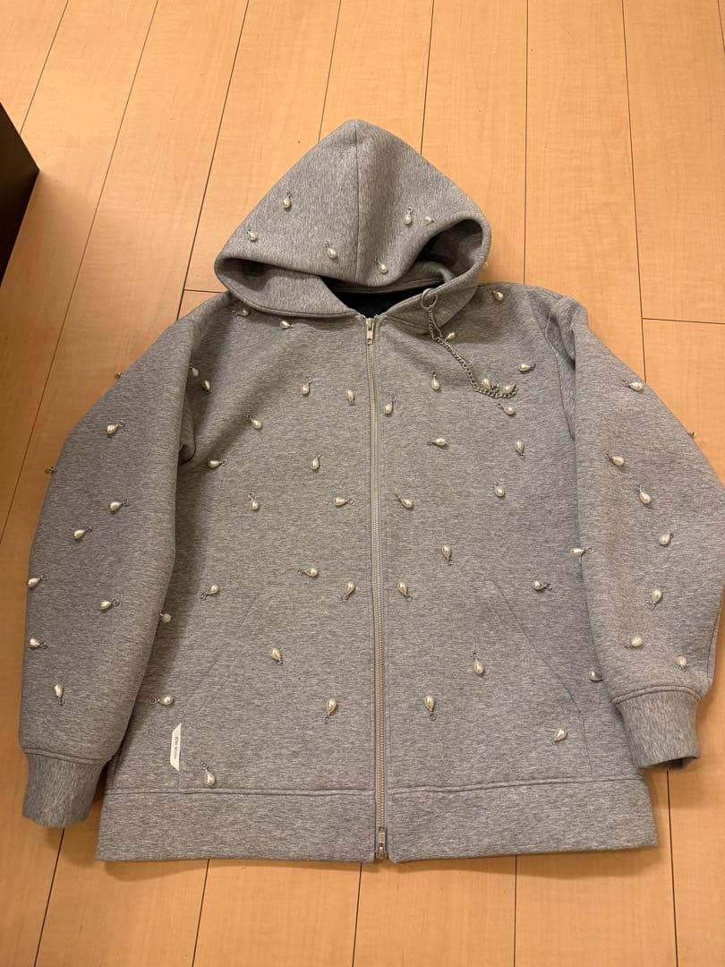 Jose Mooジョゼムーン パールビーズ付きパーカー グレー