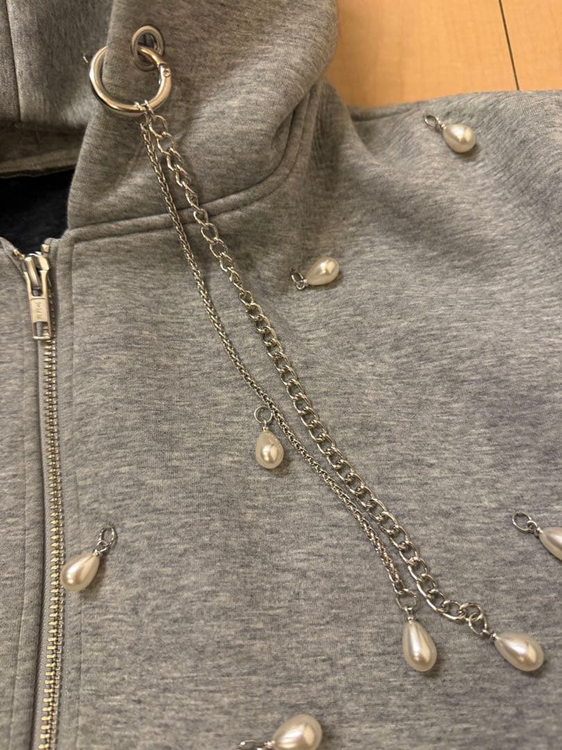 Jose Mooジョゼムーン パールビーズ付きパーカー グレー