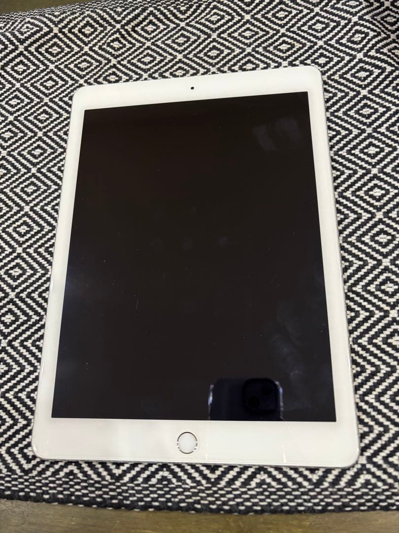 かず　Apple iPad Air 2 128GB シルバー