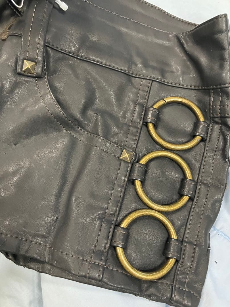 d.i.aスタッズ付きブラックレザーショートパンツ25サイズ