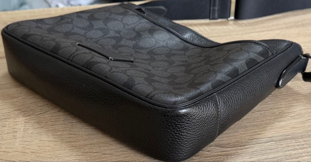 COACH ディストリクト クロスボディ・シグネチャー キャンバス