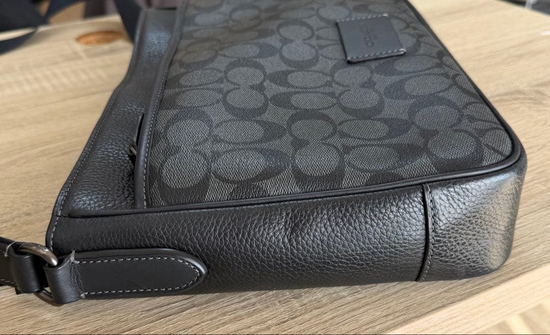 COACH ディストリクト クロスボディ・シグネチャー キャンバス