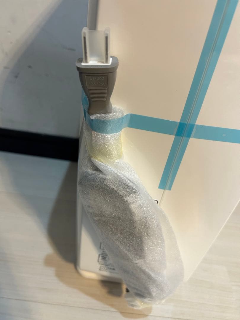 【未使用品】HITACHI HJS-D562 除湿機 ホワイト