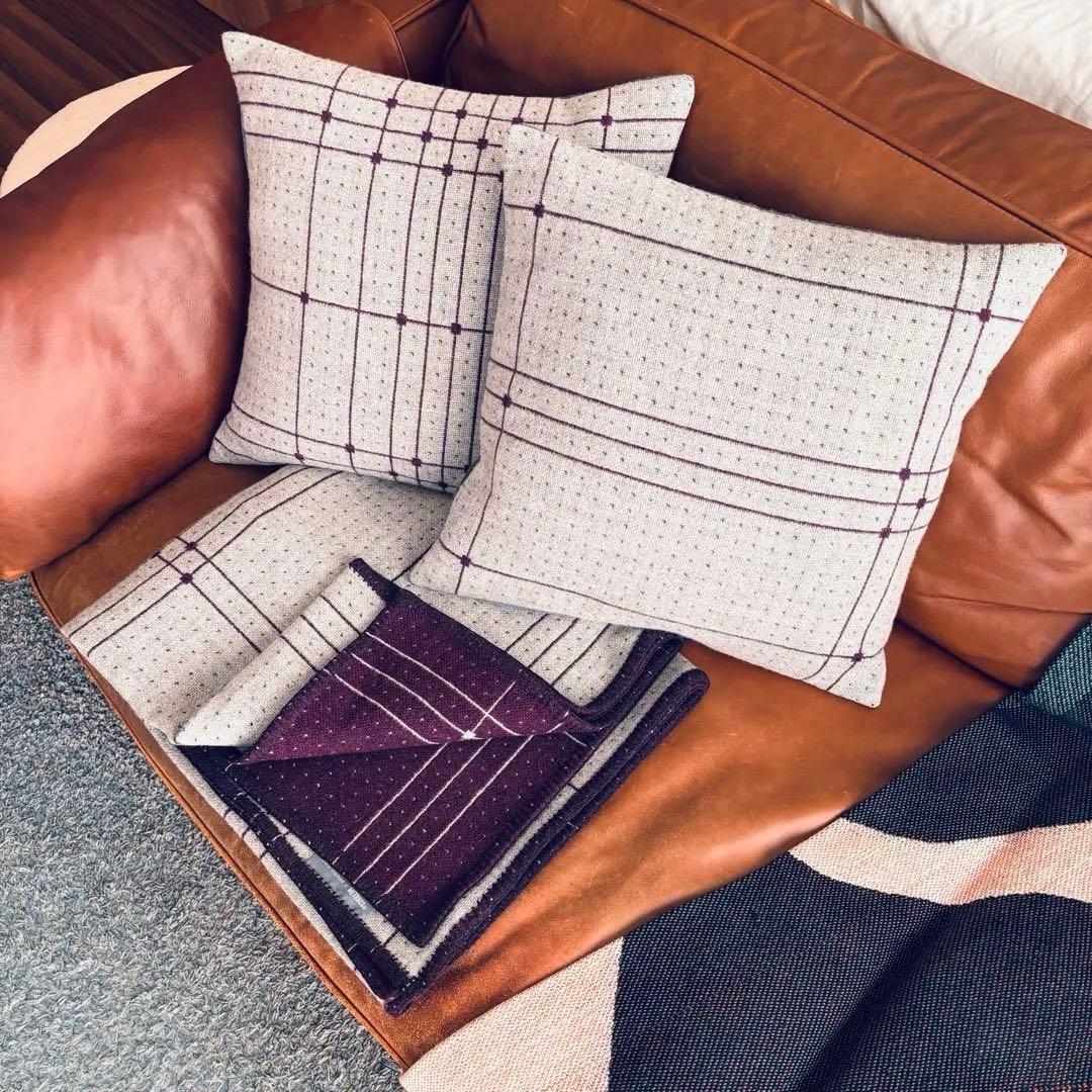 Eleanor Pritchard クッションカバー2つとブランケットセット