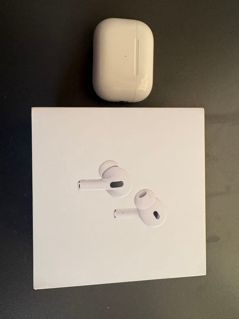 Apple AirPods Pro2 本体と充電ケース 付属品全てあり　純正品
