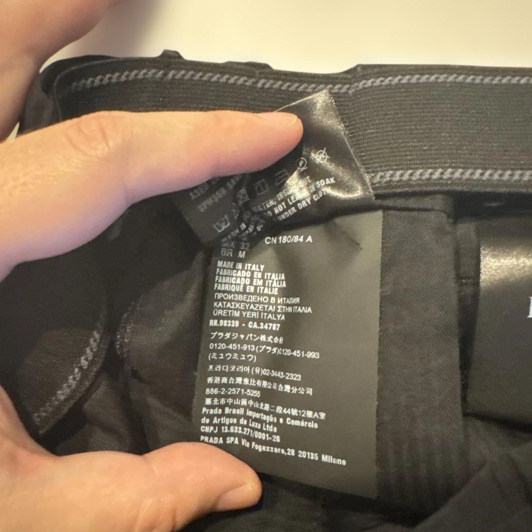 PRADA ブラック ショートパンツ M