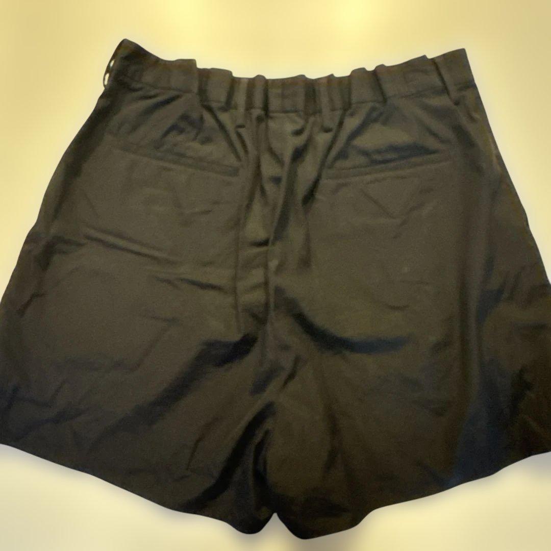 PRADA ブラック ショートパンツ M