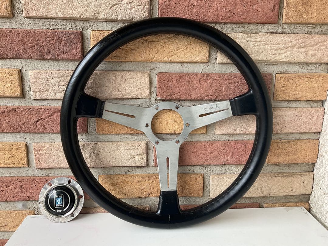 ナルデイ　ステアリングホイール　　クラッシックタイプ