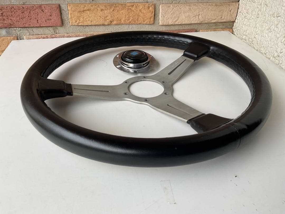 ナルデイ　ステアリングホイール　　クラッシックタイプ