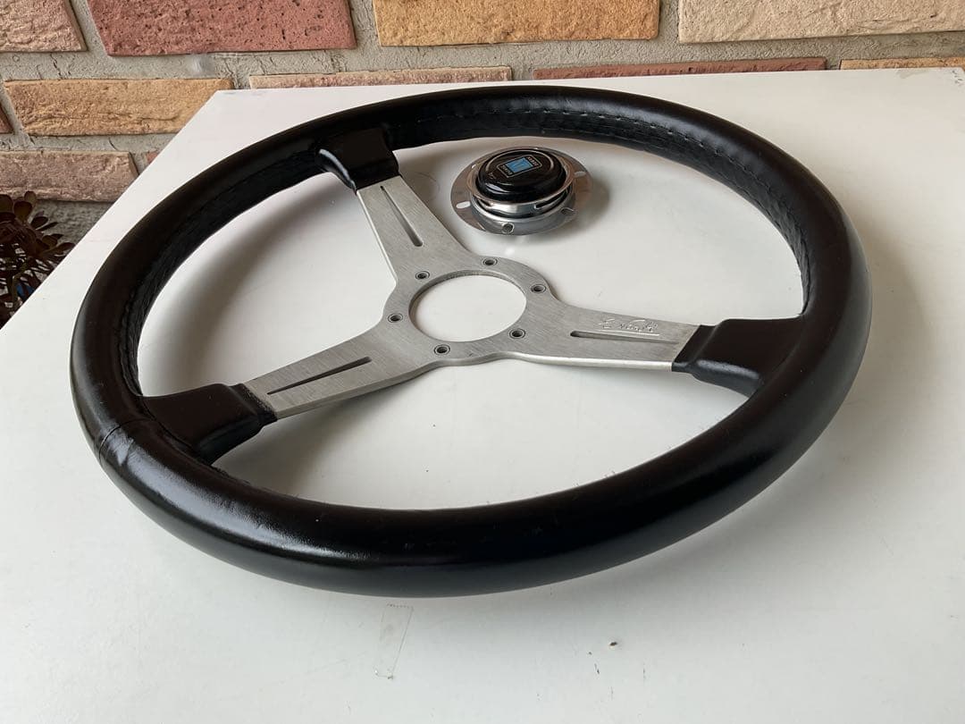 ナルデイ　ステアリングホイール　　クラッシックタイプ