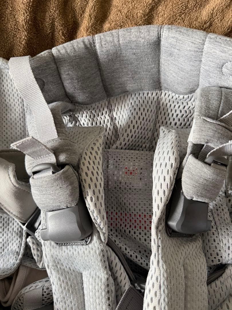 グレー メッシュ 抱っこひも