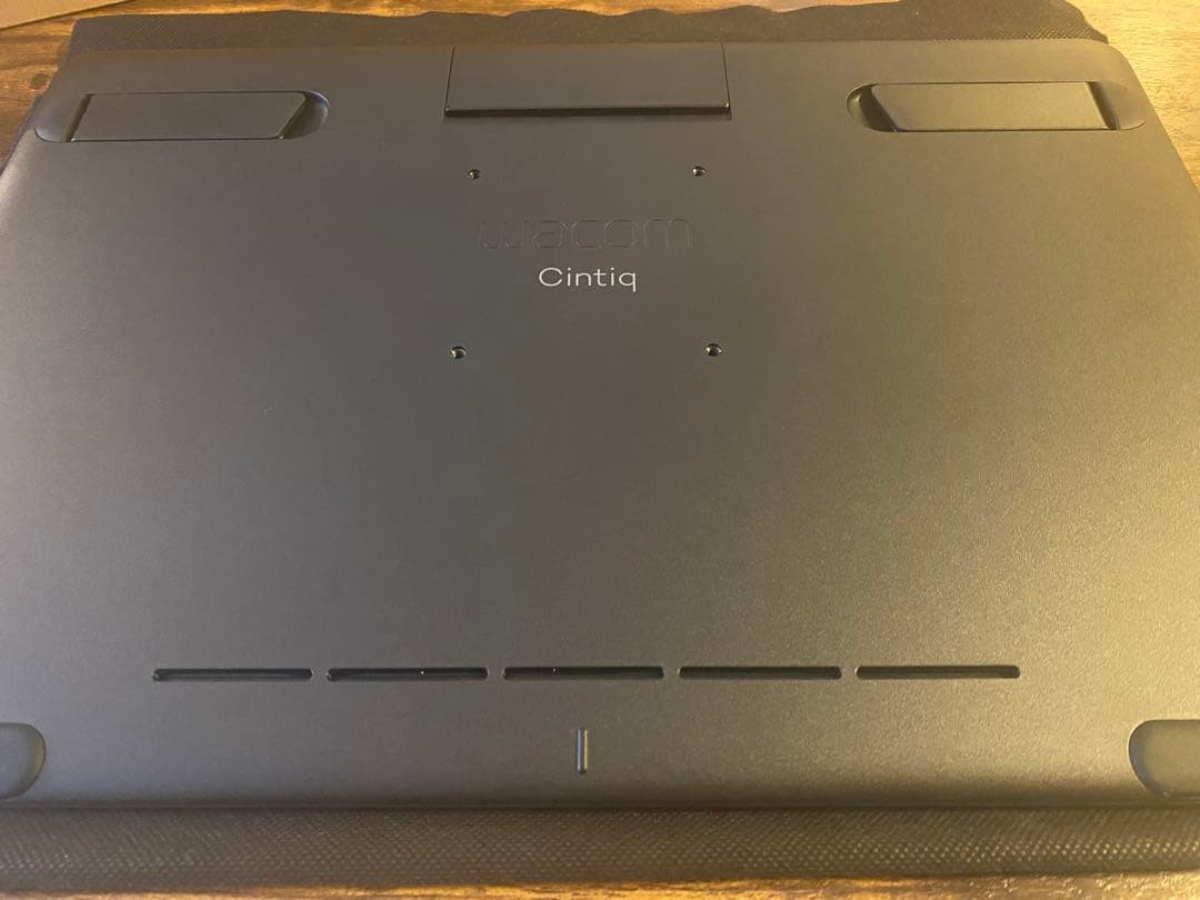 【美品】Wacom Cintiq 16 液晶ペンタブレット本体　保護フィルム付き