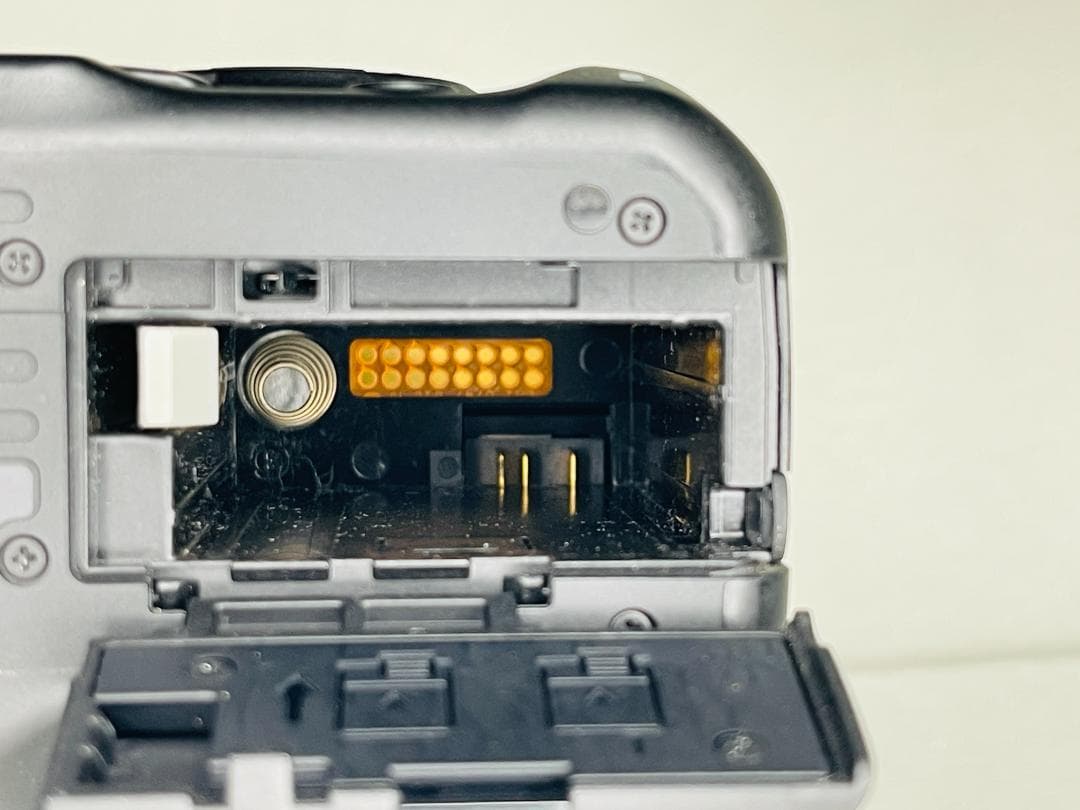 ショット数3140回 Canon EOS Kiss X4 デジタル一眼レフカメラ