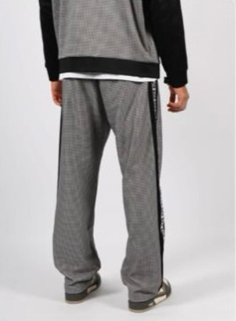 FENDI フェンディ　ロゴライン　千鳥柄　パンツ