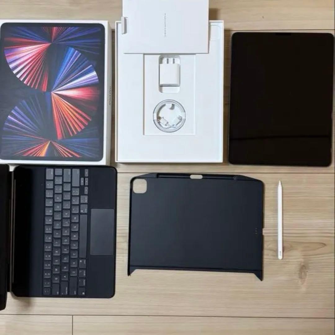 【超美品】Apple iPad Pro 12.9インチ (第5世代) 2TB